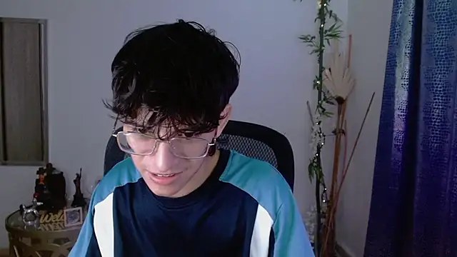 Snapshot of noah_millerx chatting on 9, 5, 2026 noah millerx online show from 9, 5, 2026