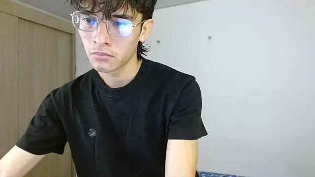 Snapshot of noah_millerx chatting on 19, 6, 2026 noah millerx online show from 19, 6, 2026