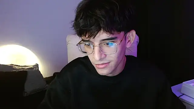 Snapshot of noah_millerx chatting on 4, 7, 2026 noah millerx online show from 4, 7, 2026