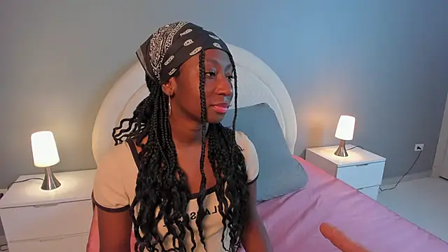 zoepinkett online show from 2, 4, 2026