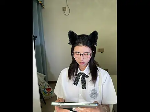 Y--F--LOVE online show from 3, 4, 2026