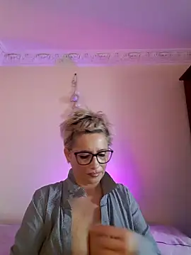 Snapshot of LunaBlaise chatting on 12, 4, 2026 LunaBlaise online show from 12, 4, 2026