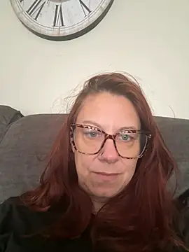 Snapshot of Cara-CurvyUK chatting on 3, 3, 2026 Cara-CurvyUK online show from 3, 3, 2026