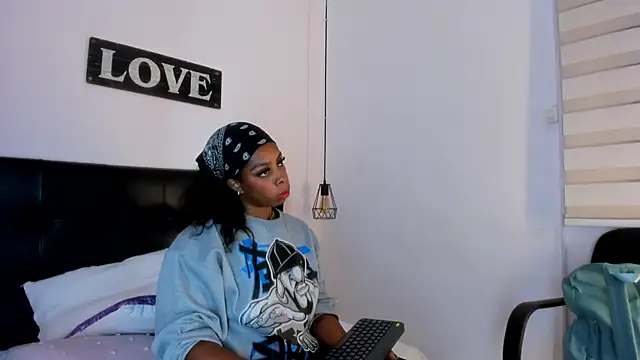 KatallelaMurillo online show from 10, 6, 2026