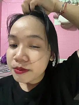 Snapshot of Leeeeiu chatting on 6, 6, 2026 Leeeeiu online show from 6, 6, 2026