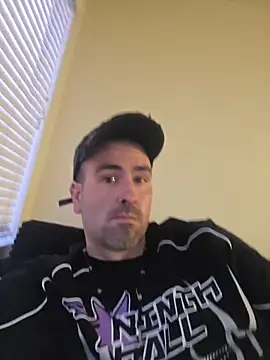 Biggbaddwulf7 online show from 5, 4, 2026