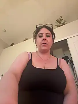 bratbabyannax online show from 25, 4, 2026