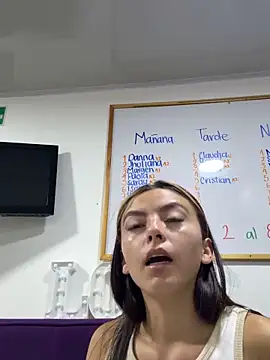   Nahomy online show from 4, 3, 2026