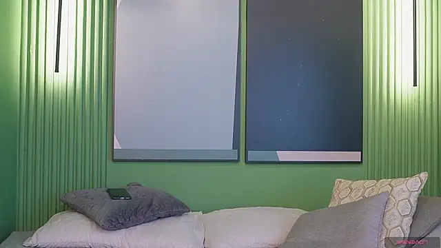 Mia and Belmonth online show from 17, 4, 2026