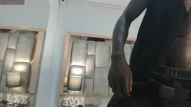 Titan Moreno  online show from 28, 3, 2026