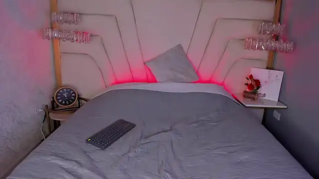 Snapshot of hollannd_ chatting on 6, 7, 2026 hollannd online show from 6, 7, 2026