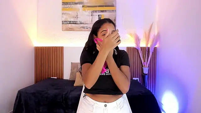 Tiana Glow2 online show from 25, 6, 2026