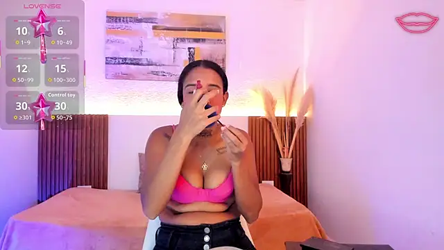 Tiana Glow2 online show from 23, 7, 2026