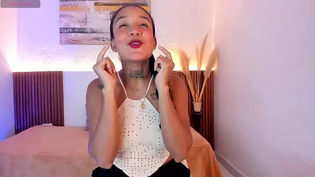Tiana Glow2 online show from 25, 7, 2026