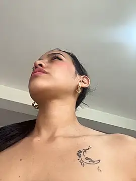 Mia-villalobos online show from 16, 6, 2026
