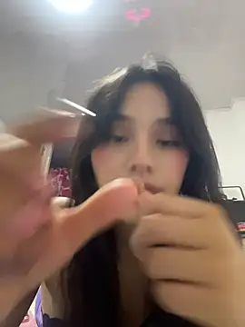 Mia-villalobos online show from 24, 6, 2026