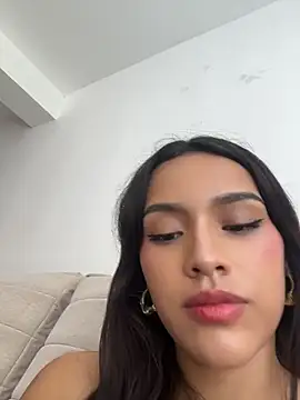 Mia-villalobos online show from 24, 6, 2026