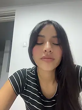 Mia-villalobos online show from 29, 6, 2026