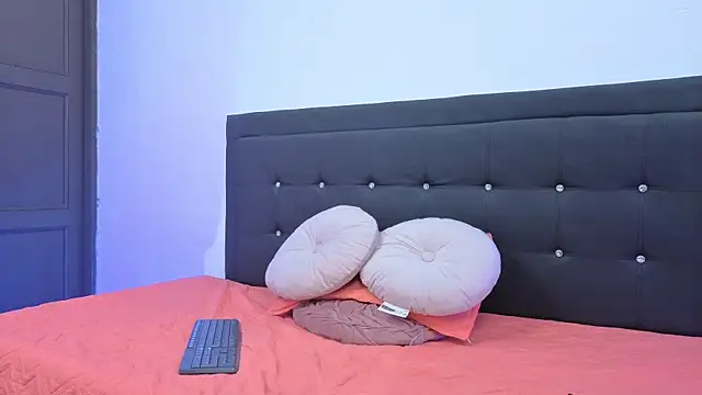 cute sofiii online show from 30, 4, 2026