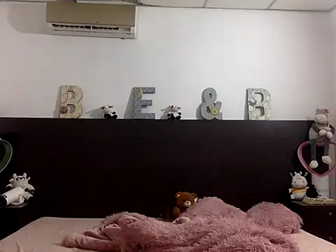 mommy-Milf online show from 29, 3, 2026