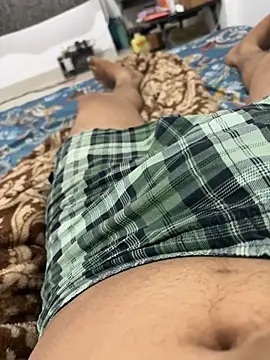 Snapshot of the_guy_u_desire chatting on 7, 3, 2026 the guy u desire online show from 7, 3, 2026