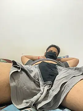 Snapshot of the_guy_u_desire chatting on 7, 3, 2026 the guy u desire online show from 7, 3, 2026
