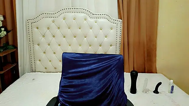 Snapshot of Seductive_sophie chatting on 27, 6, 2026 Seductive sophie online show from 27, 6, 2026
