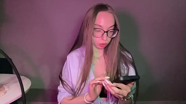 Snapshot of AngelinaFox0202 chatting on 3, 3, 2026 AngelinaFox0202 online show from 3, 3, 2026