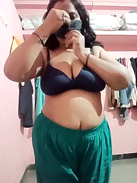 Miss-Dolly07 online show from 24, 4, 2026