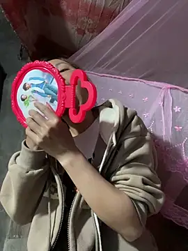 Mimi pussy online show from 2, 4, 2026