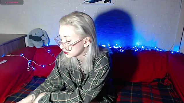  cute Erika  online show from 5, 3, 2026