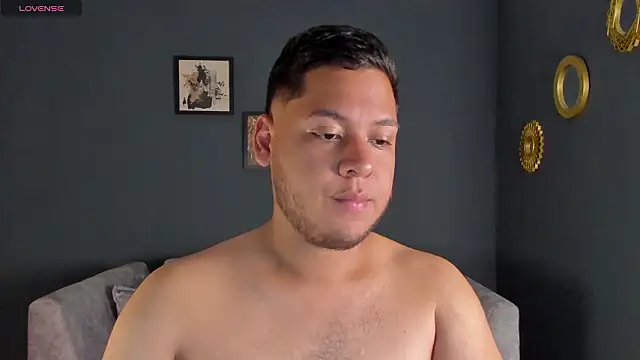 Snapshot of Akon_2XXX chatting on 4, 3, 2026 Akon 2XXX online show from 4, 3, 2026