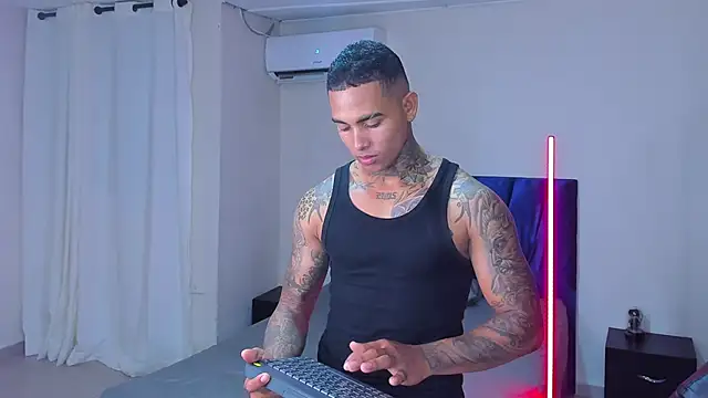 tyler bell  online show from 28, 3, 2026