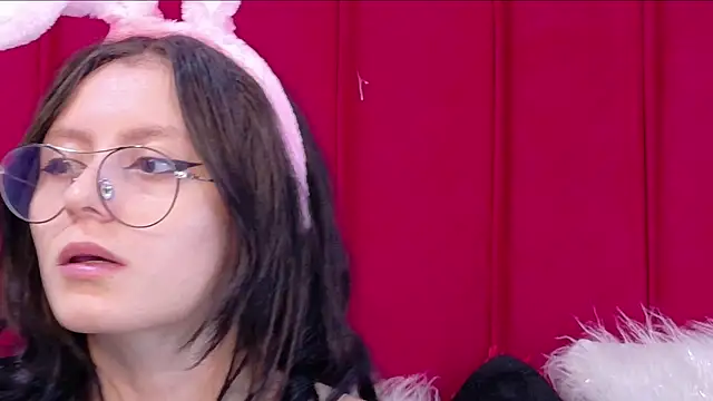 Naomimolie online show from 2, 6, 2026