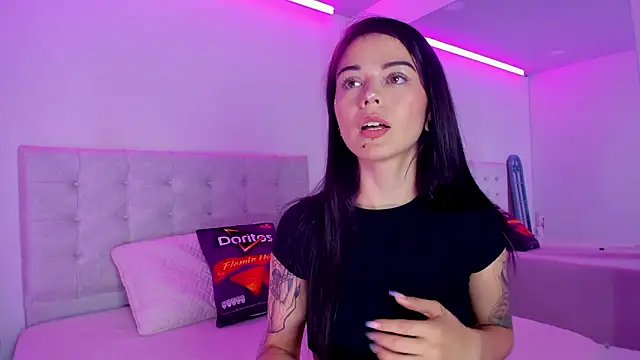 Vanessa cruz 18 online show from 24, 3, 2026