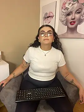 AlmaraRouge online show from 11, 5, 2026