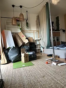 SkinnyLilly online show from 11, 4, 2026