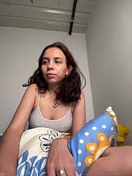 Snapshot of Nicole_Cute04 chatting on 4, 6, 2026 Nicole Cute04 online show from 4, 6, 2026
