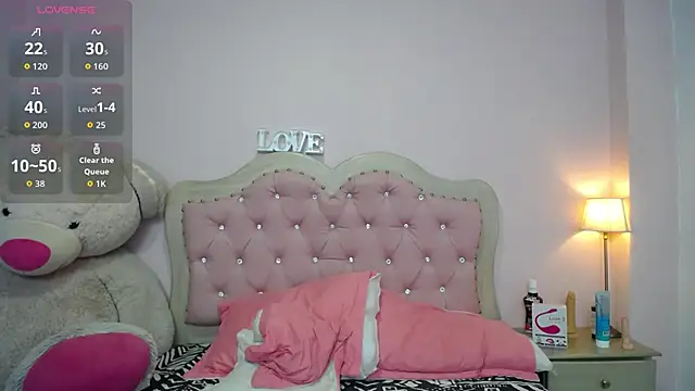 skinny hailey online show from 22, 3, 2026