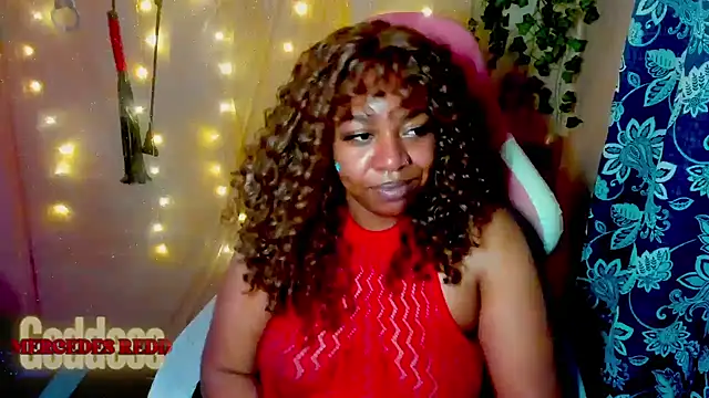 Snapshot of Goddess_MercedesRedd chatting on 21, 6, 2026 Goddess MercedesRedd online show from 21, 6, 2026
