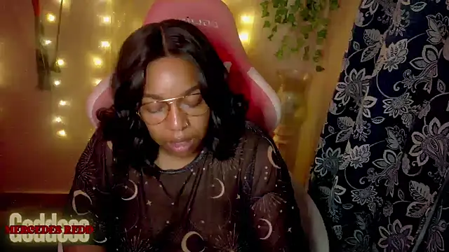 Snapshot of Goddess_MercedesRedd chatting on 11, 7, 2026 Goddess MercedesRedd online show from 11, 7, 2026