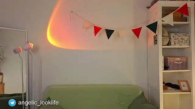 Snapshot of look_angelic chatting on 3, 6, 2026 look angelic online show from 3, 6, 2026