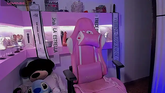 CherrySeraphine1 online show from 13, 4, 2026