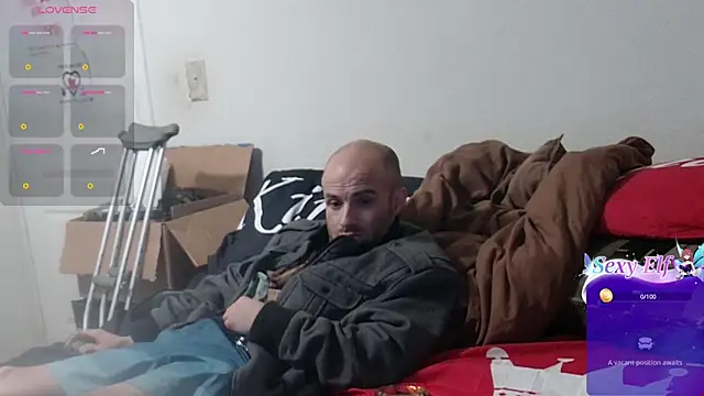 Snapshot of CirclingClass chatting on 4, 3, 2025 CirclingClass online show from 4, 3, 2025