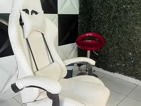 taylor bigdick18 online show from 9, 3, 2026