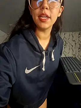 Snapshot of Lunaliaa_ chatting on 6, 6, 2026 Lunaliaa online show from 6, 6, 2026