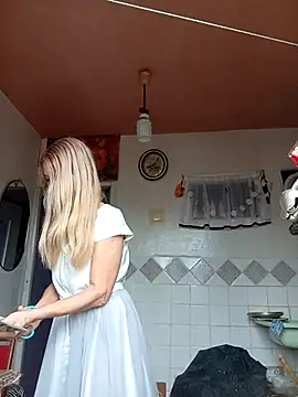 ViktoriaSexi1 online show from 4, 4, 2026