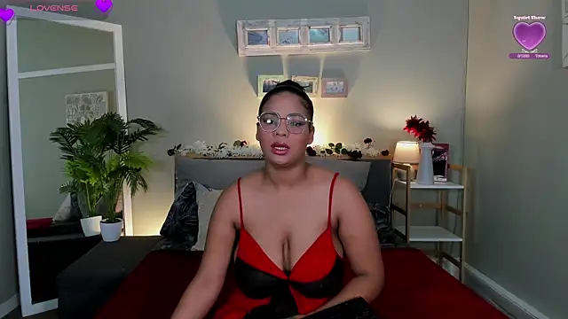 NaughtyTyra online show from 20, 4, 2026