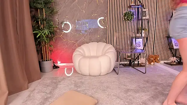 Velvet Spell online show from 2, 4, 2026