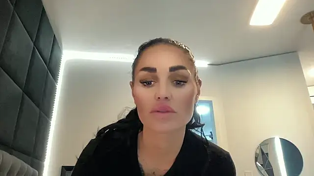 AMBER HARD online show from 17, 4, 2026